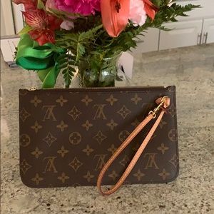 Louis Vuitton Neverfull MM Pouch